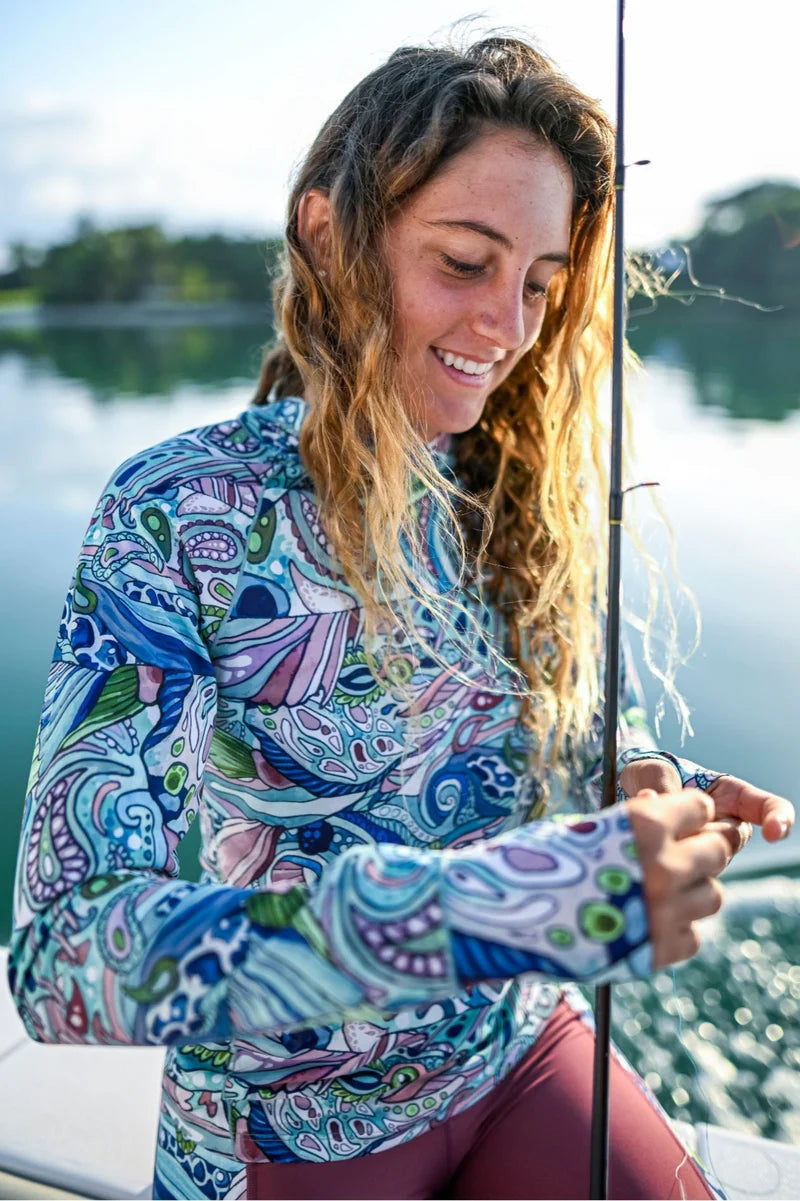 Radiant Redfish Solstice Hooded Sunshirt (L)